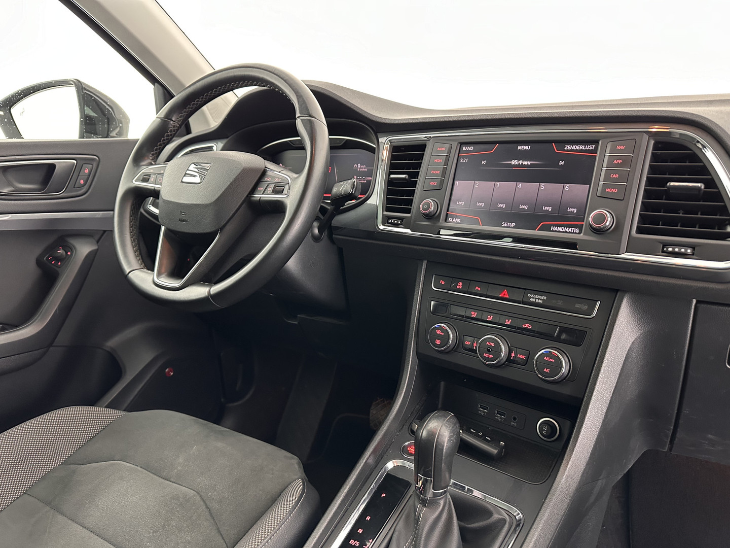 SEAT SEAT