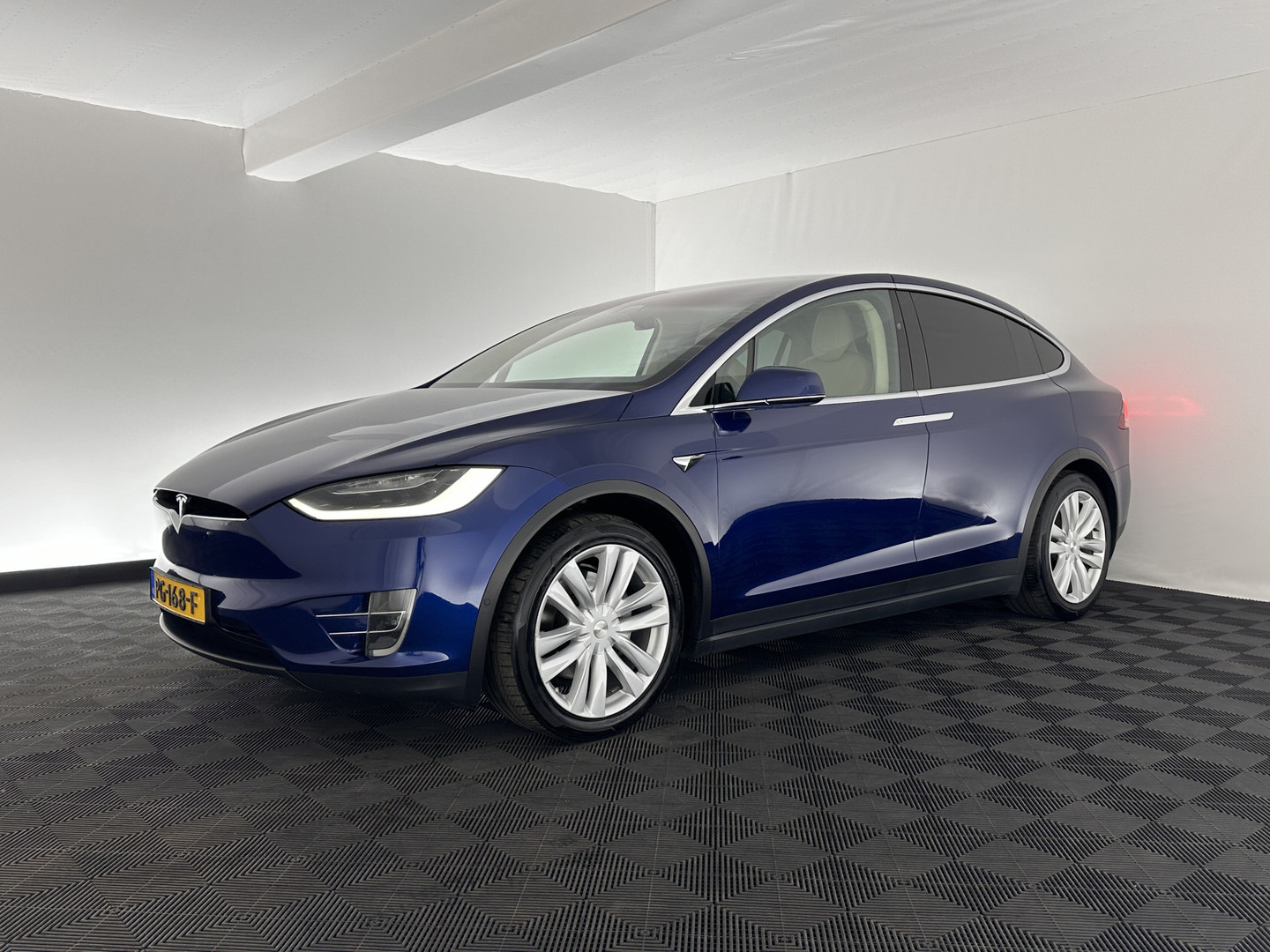 Tesla Tesla