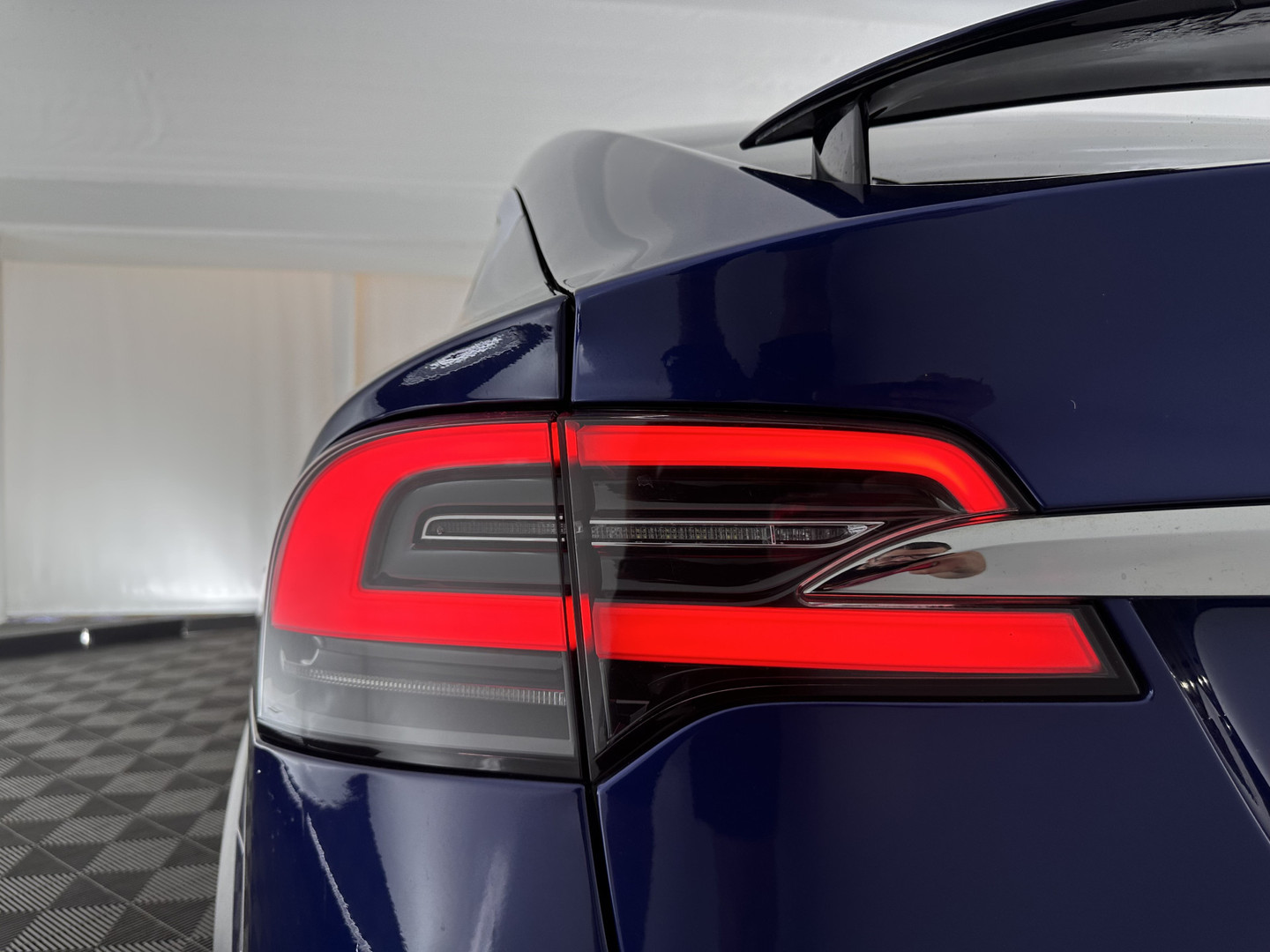Tesla Tesla
