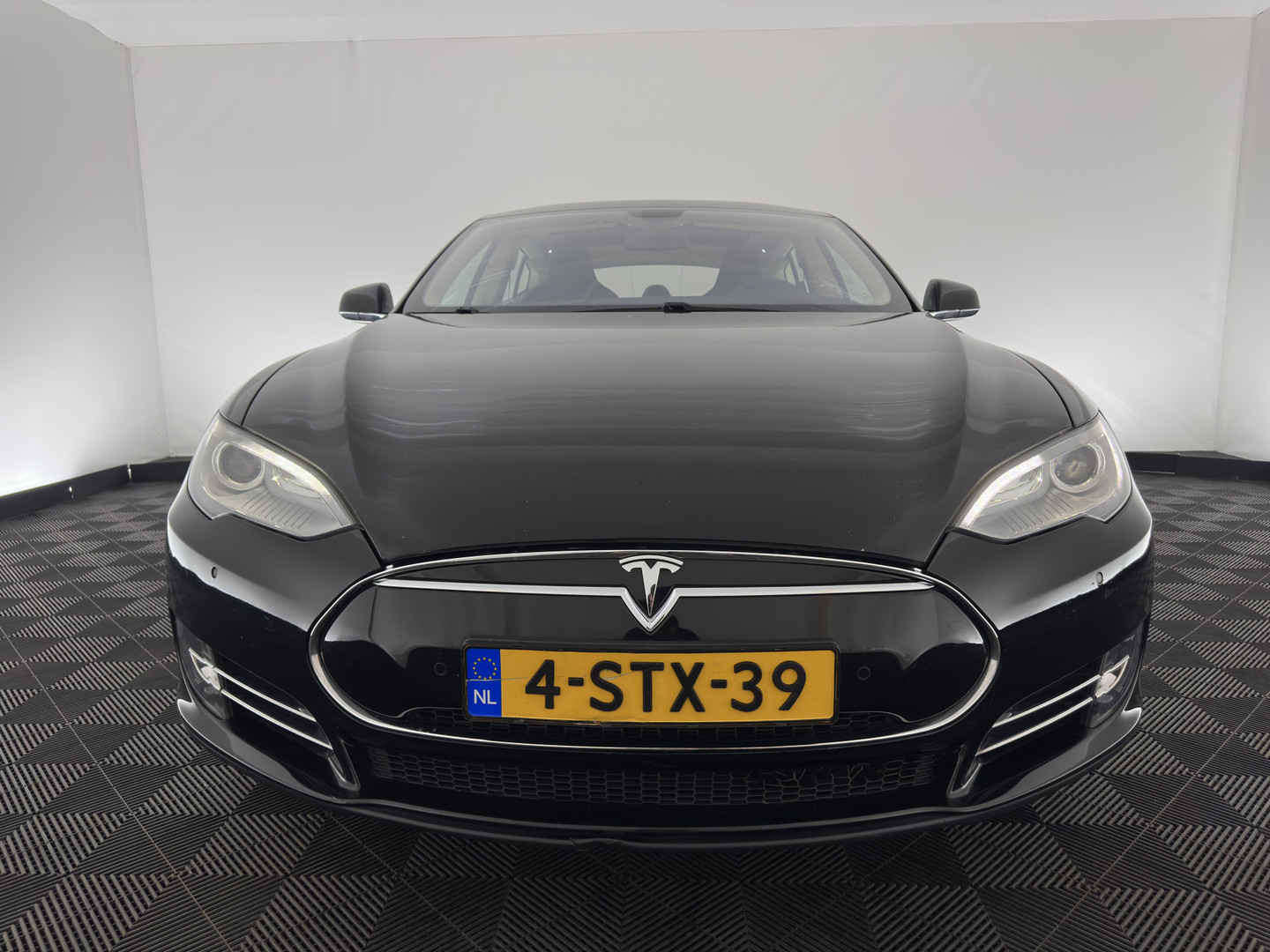 Tesla Tesla
