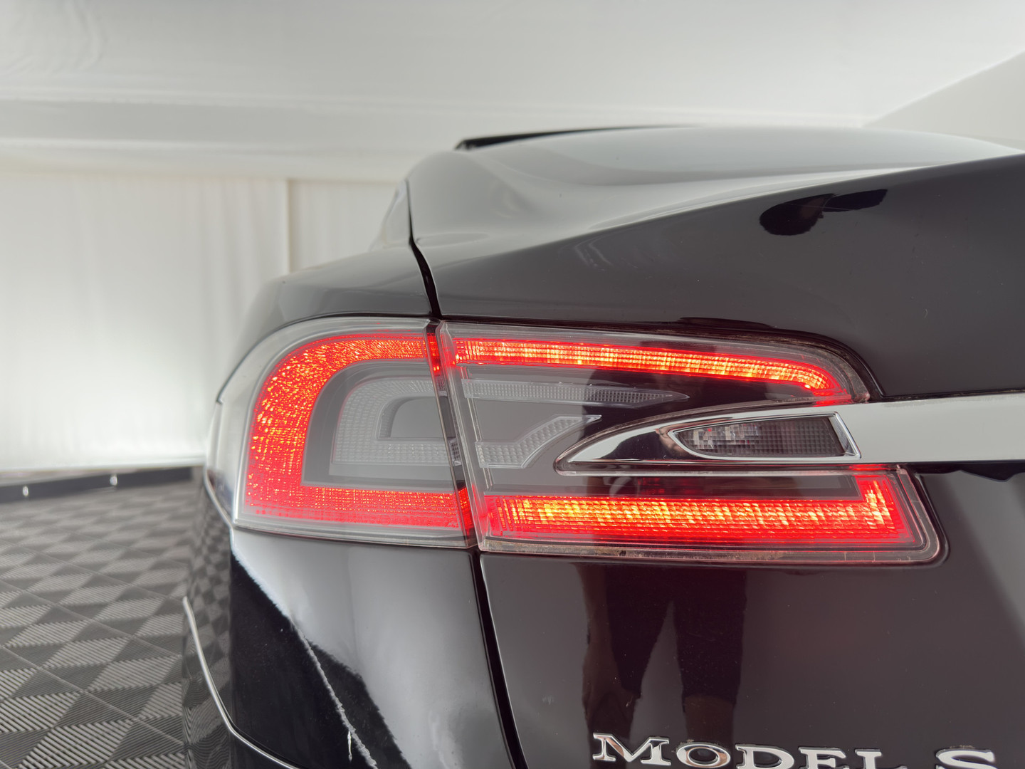 Tesla Tesla