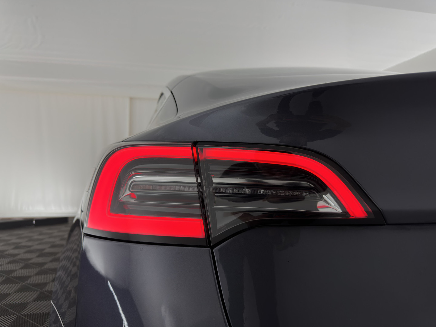 Tesla Tesla