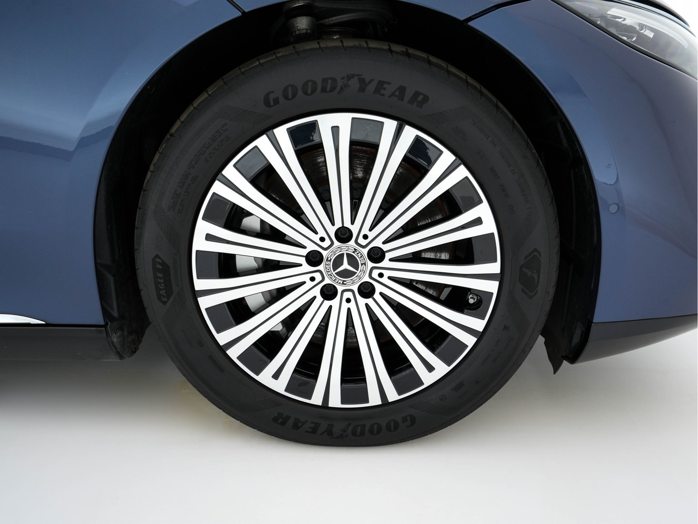 Mercedes-Benz Mercedes-Benz