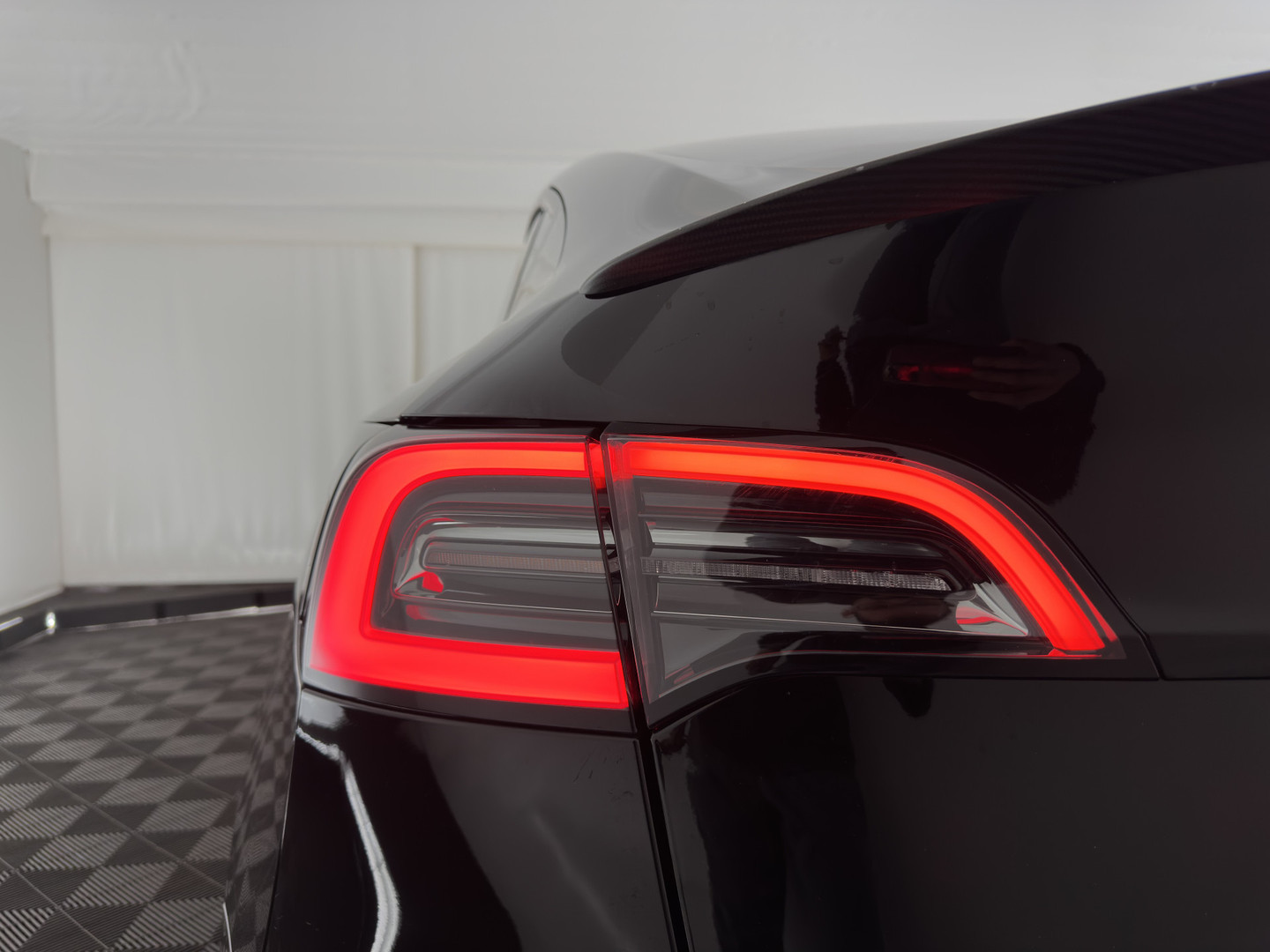 Tesla Tesla