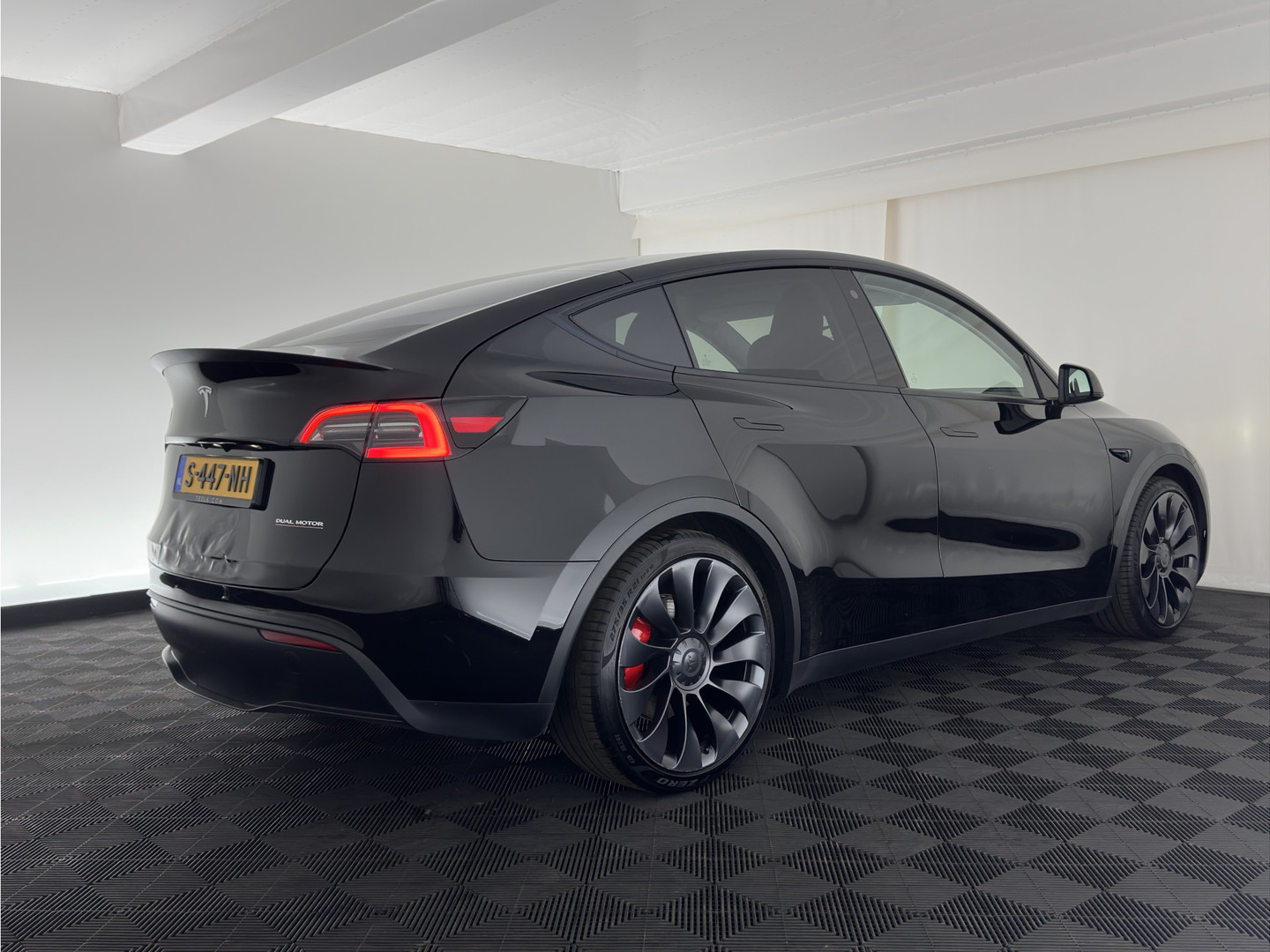 Tesla Tesla