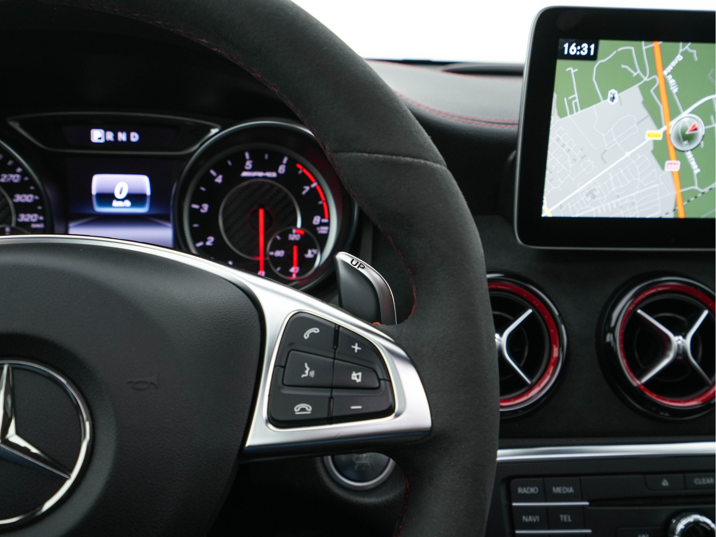 Mercedes-Benz Mercedes-Benz