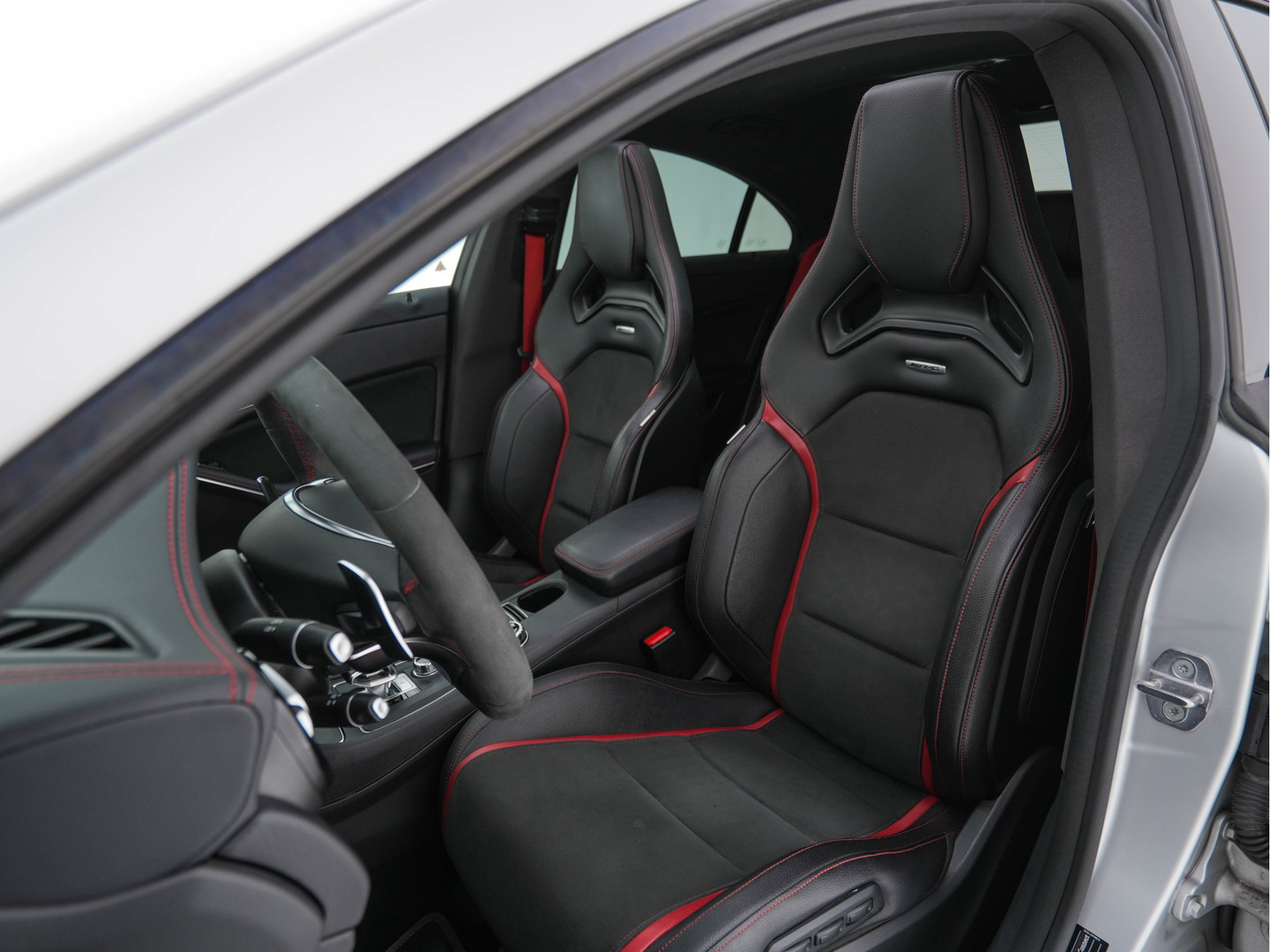 Mercedes-Benz Mercedes-Benz