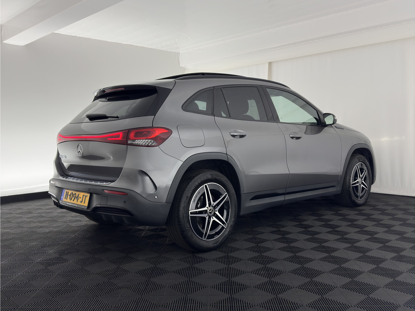 Mercedes-Benz Mercedes-Benz