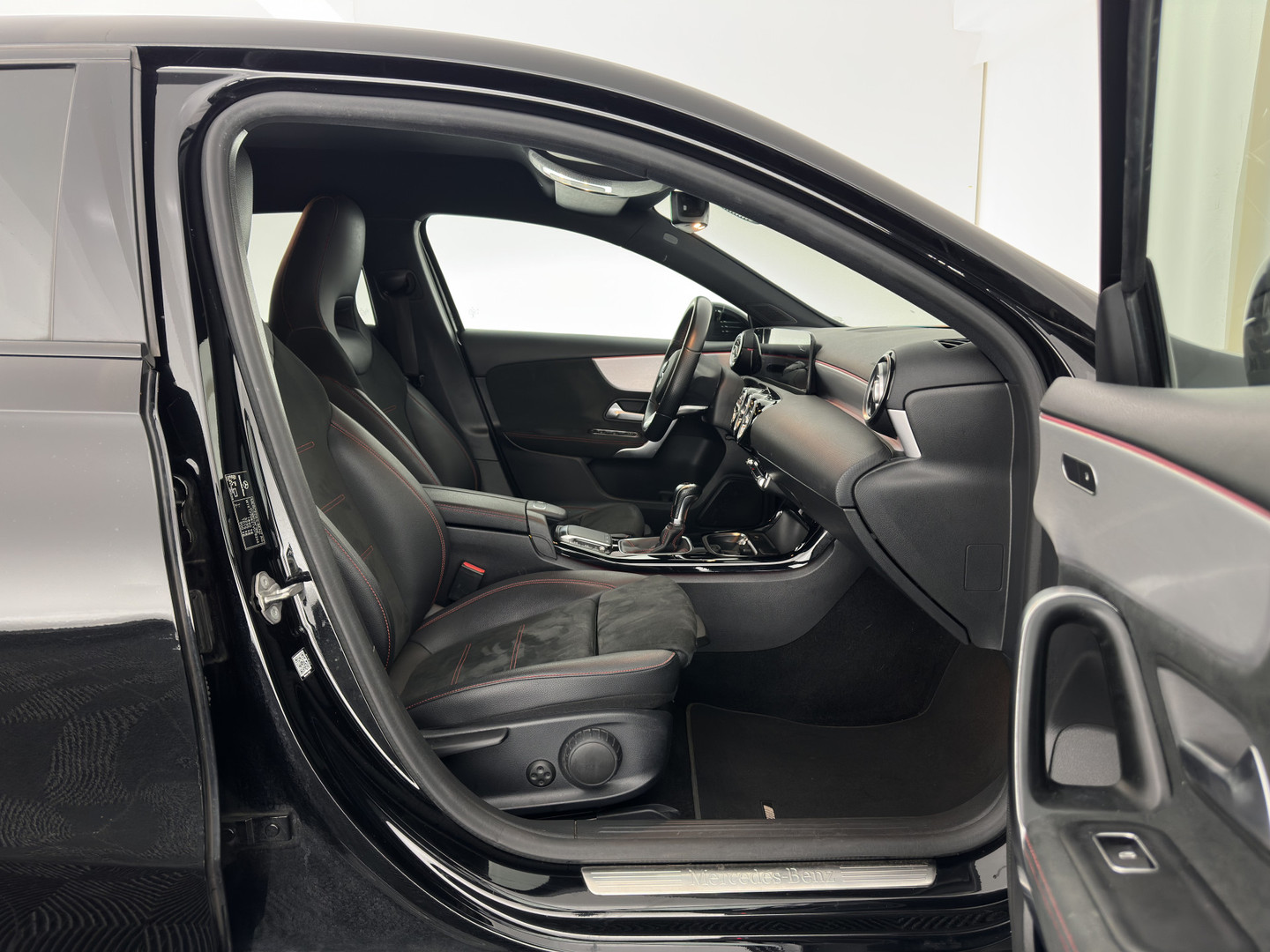 Mercedes-Benz Mercedes-Benz