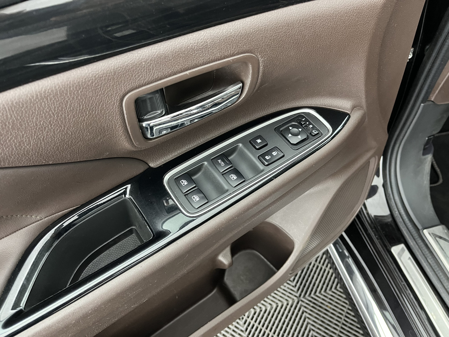 Mitsubishi Mitsubishi