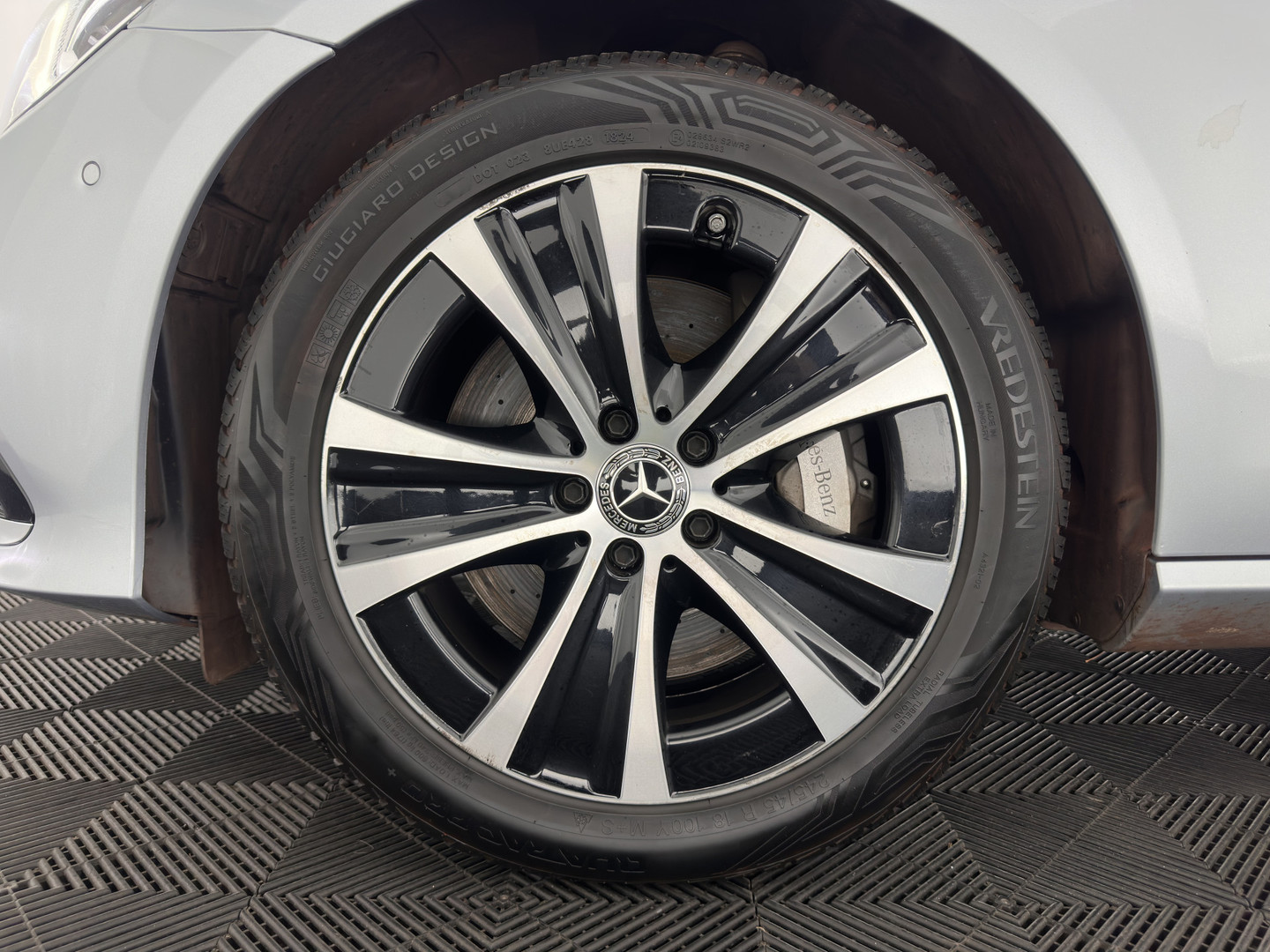 Mercedes-Benz Mercedes-Benz