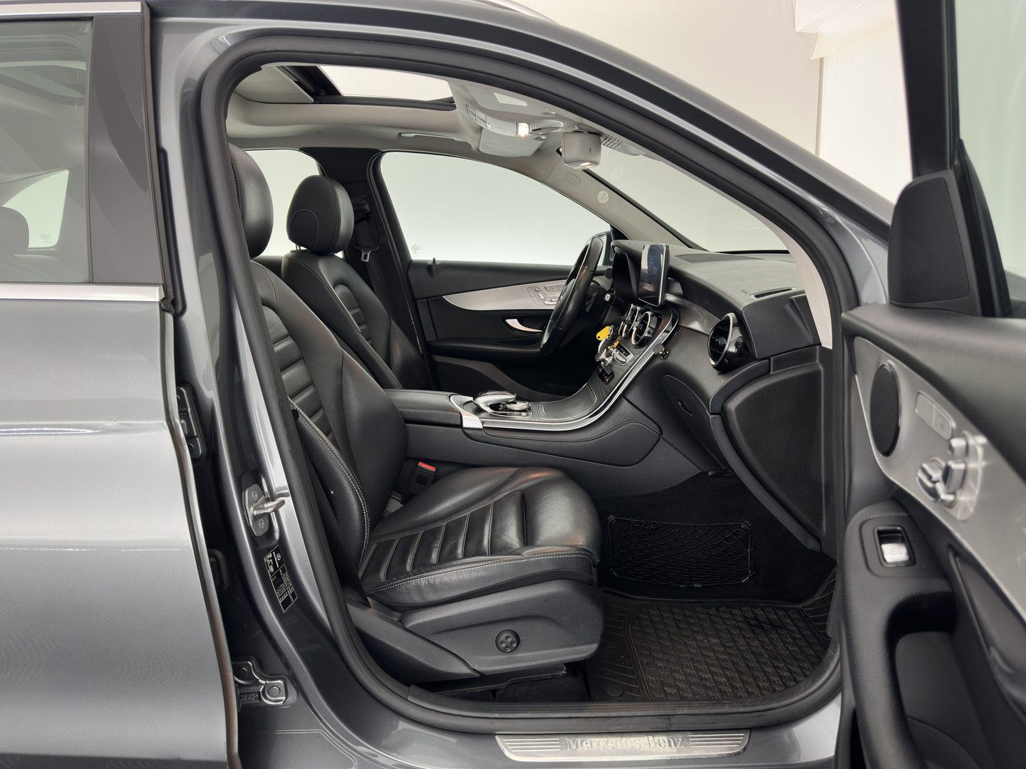 Mercedes-Benz Mercedes-Benz