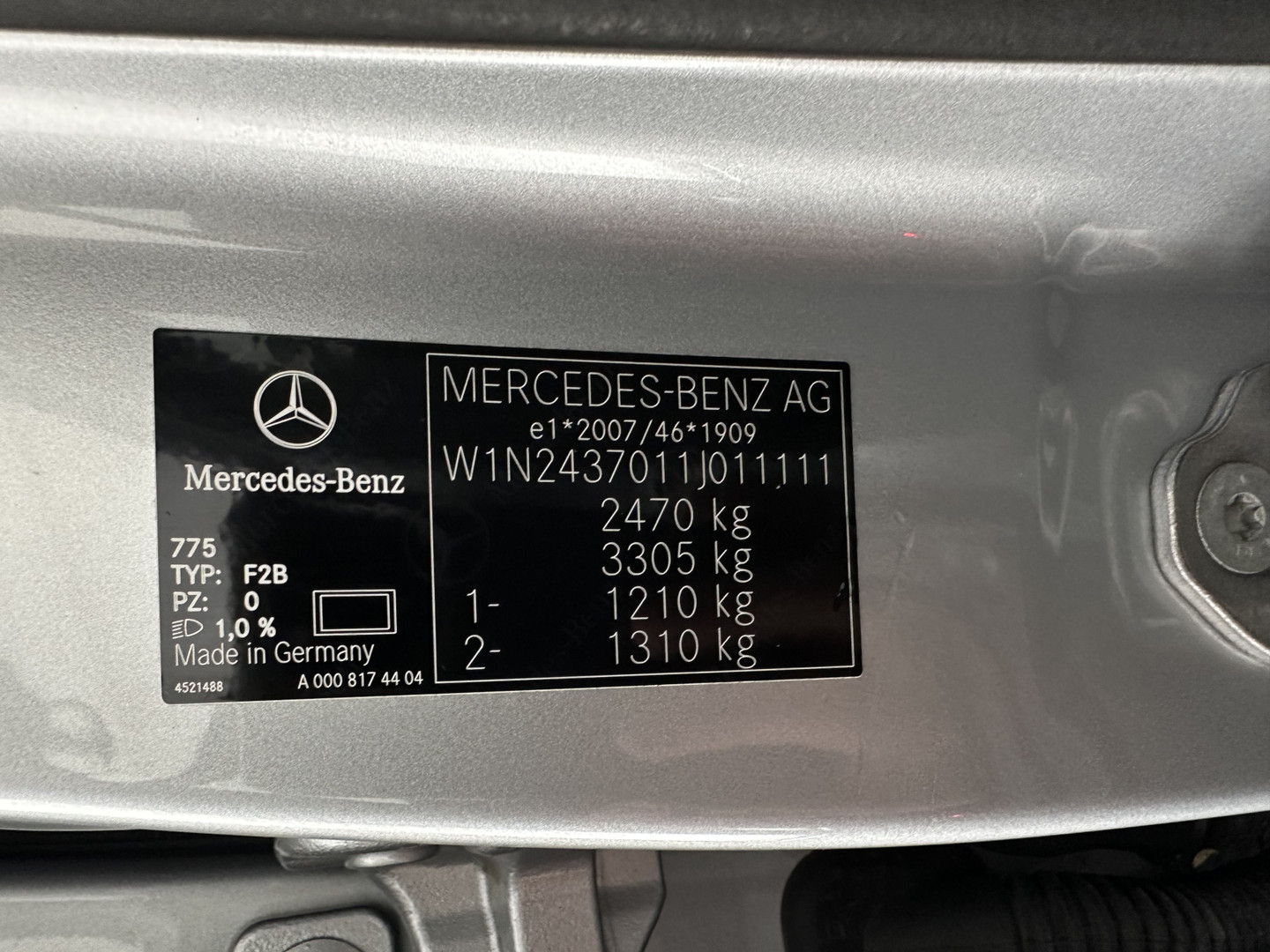Mercedes-Benz Mercedes-Benz