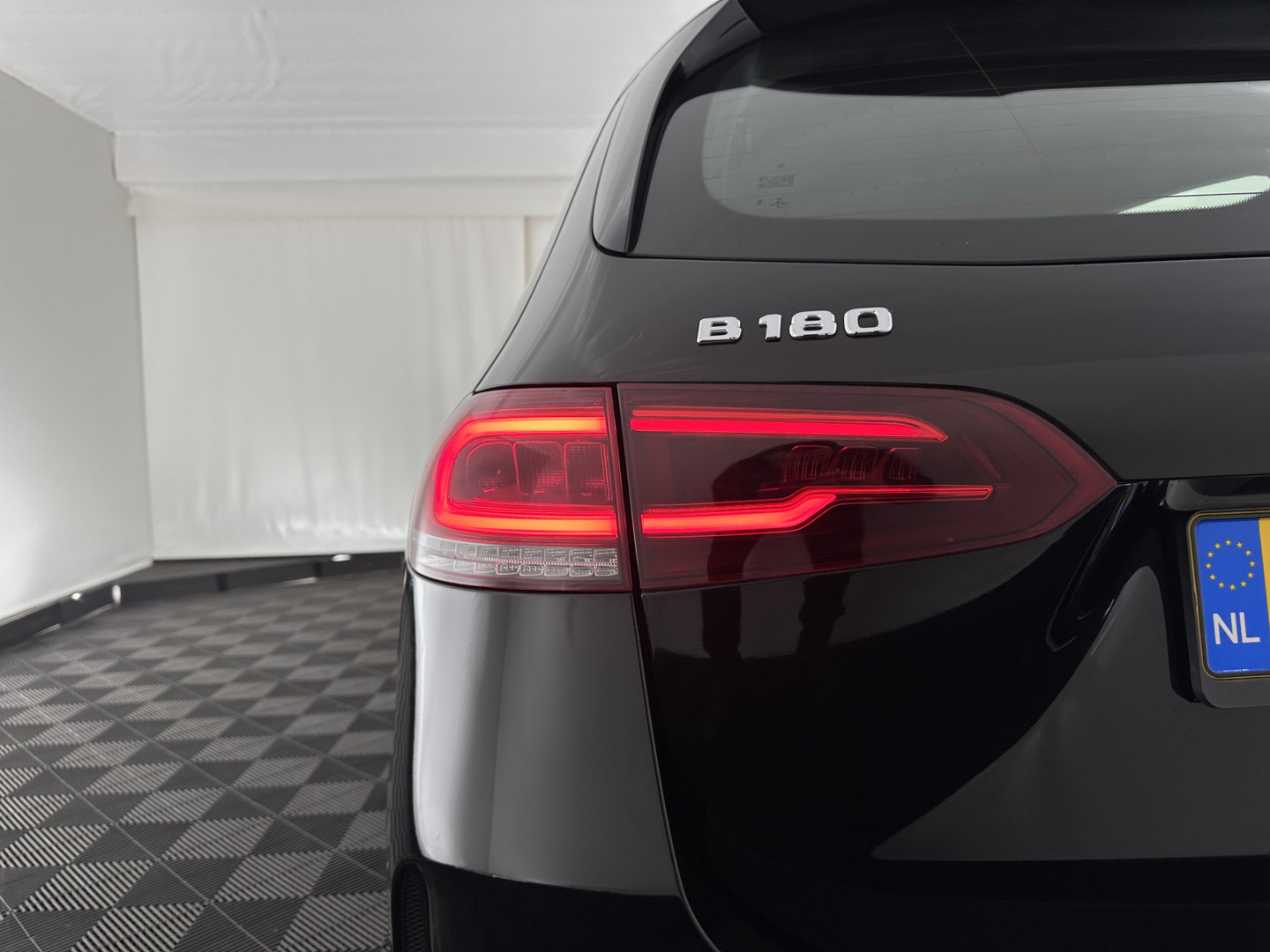 Mercedes-Benz Mercedes-Benz