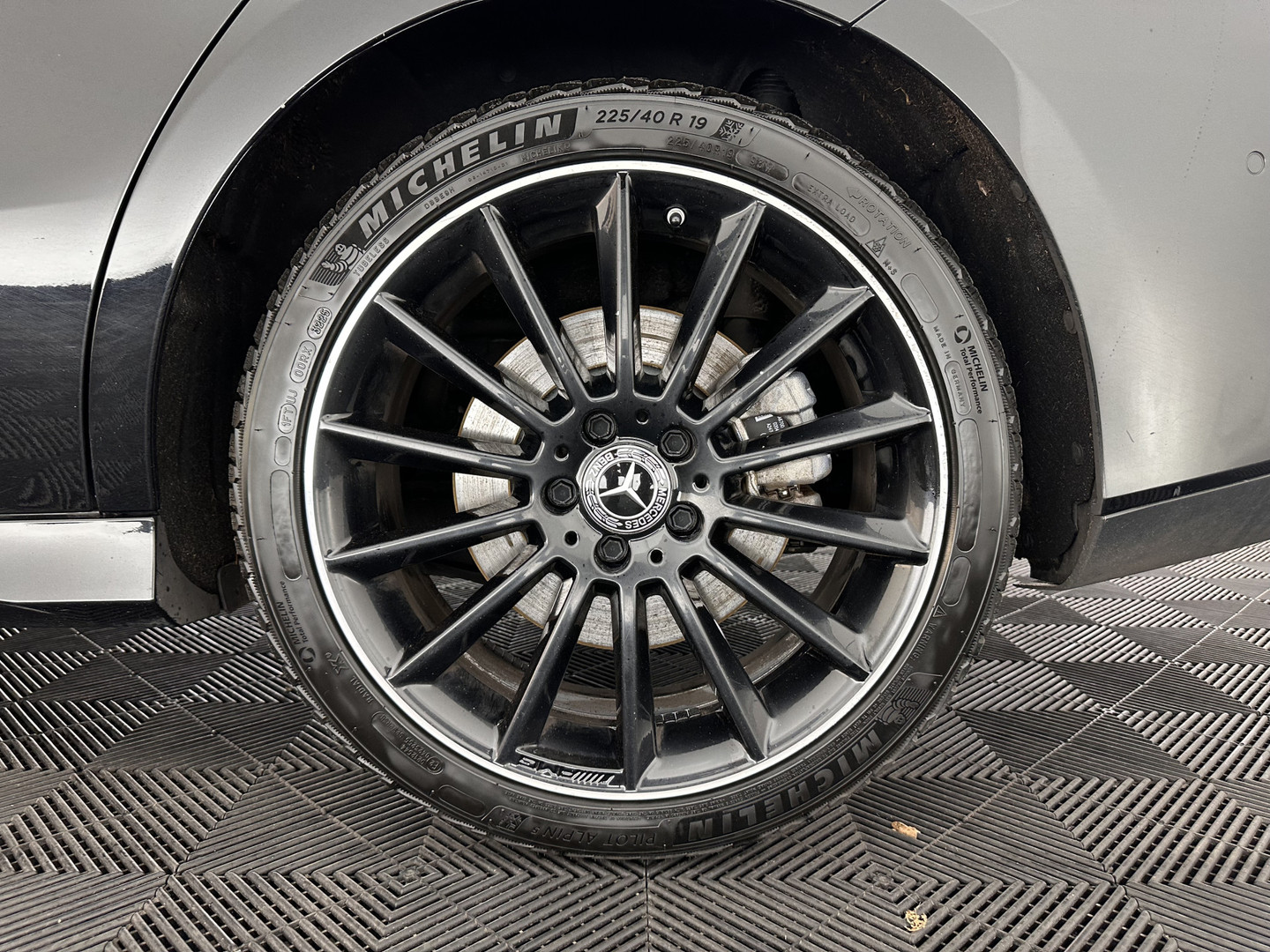 Mercedes-Benz Mercedes-Benz