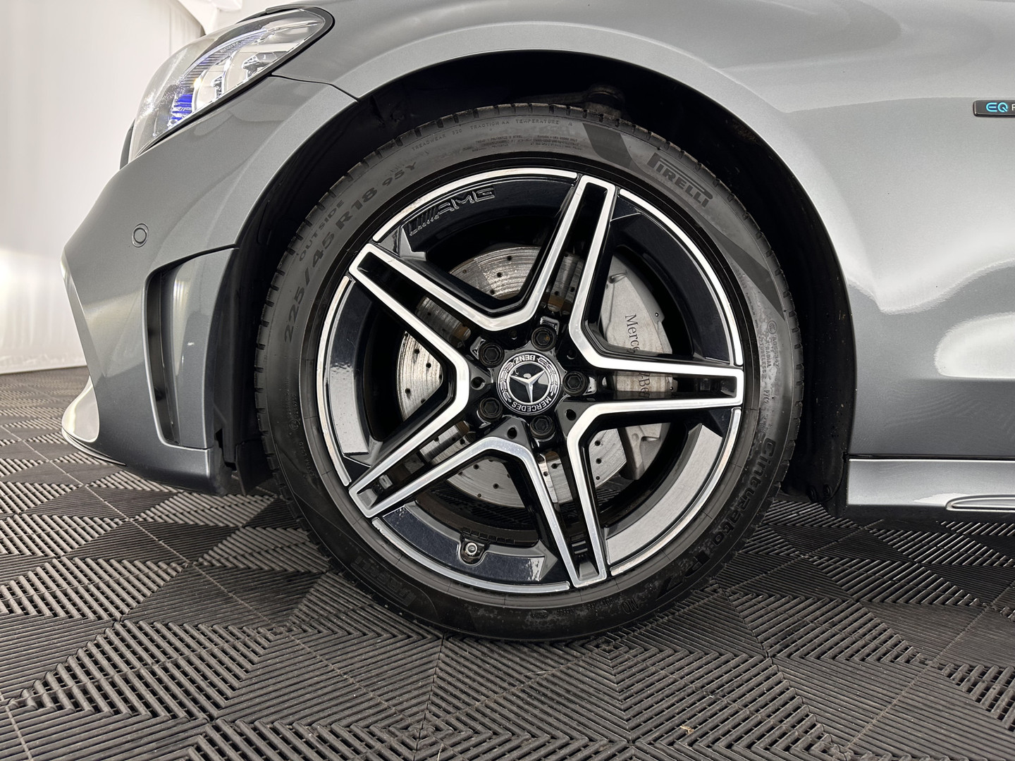 Mercedes-Benz Mercedes-Benz