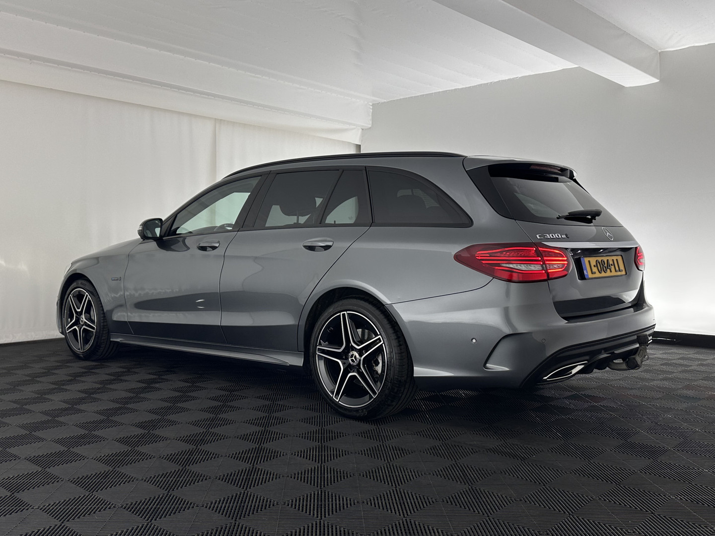 Mercedes-Benz Mercedes-Benz