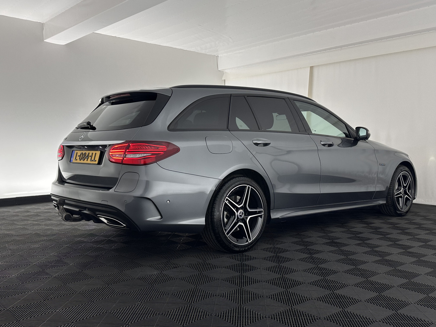 Mercedes-Benz Mercedes-Benz