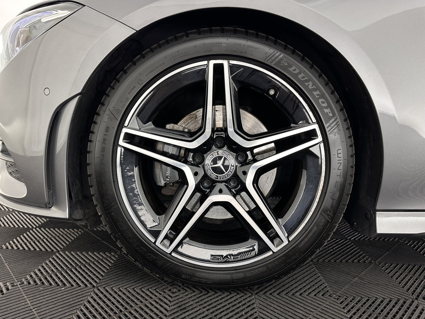 Mercedes-Benz Mercedes-Benz