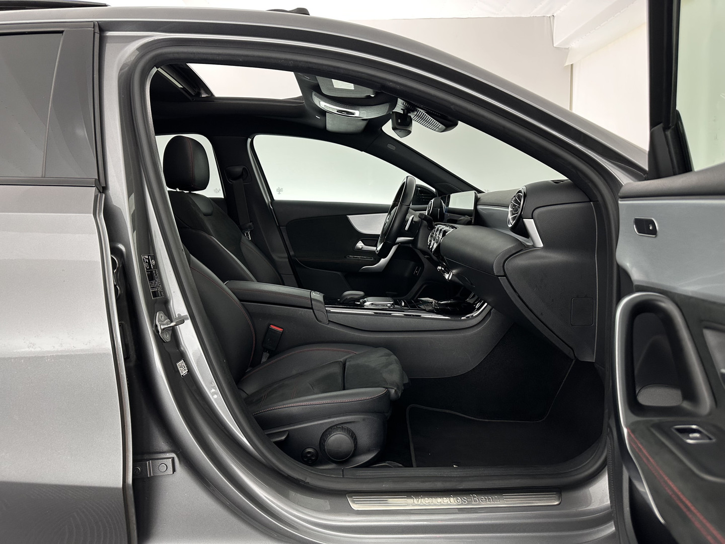 Mercedes-Benz Mercedes-Benz