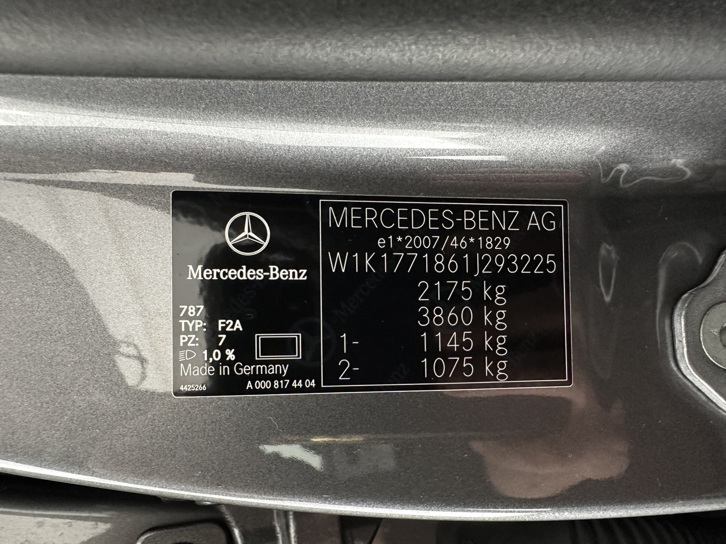 Mercedes-Benz Mercedes-Benz