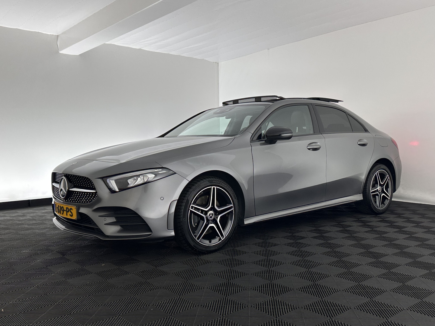 Mercedes-Benz Mercedes-Benz