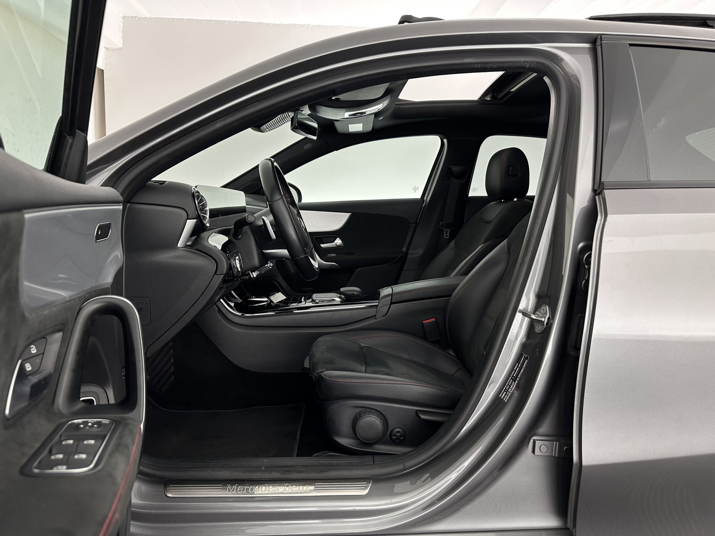 Mercedes-Benz Mercedes-Benz