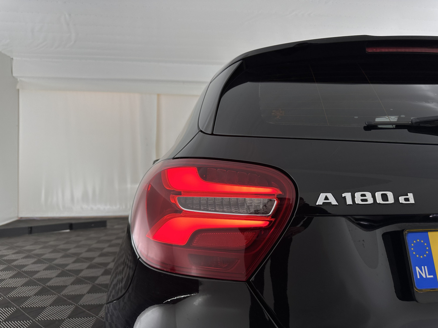 Mercedes-Benz Mercedes-Benz