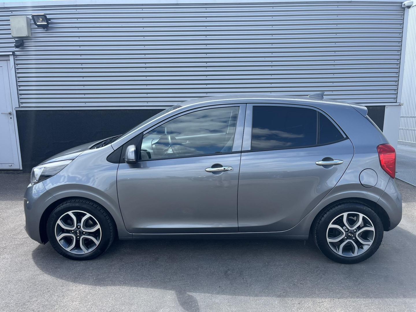 Kia
