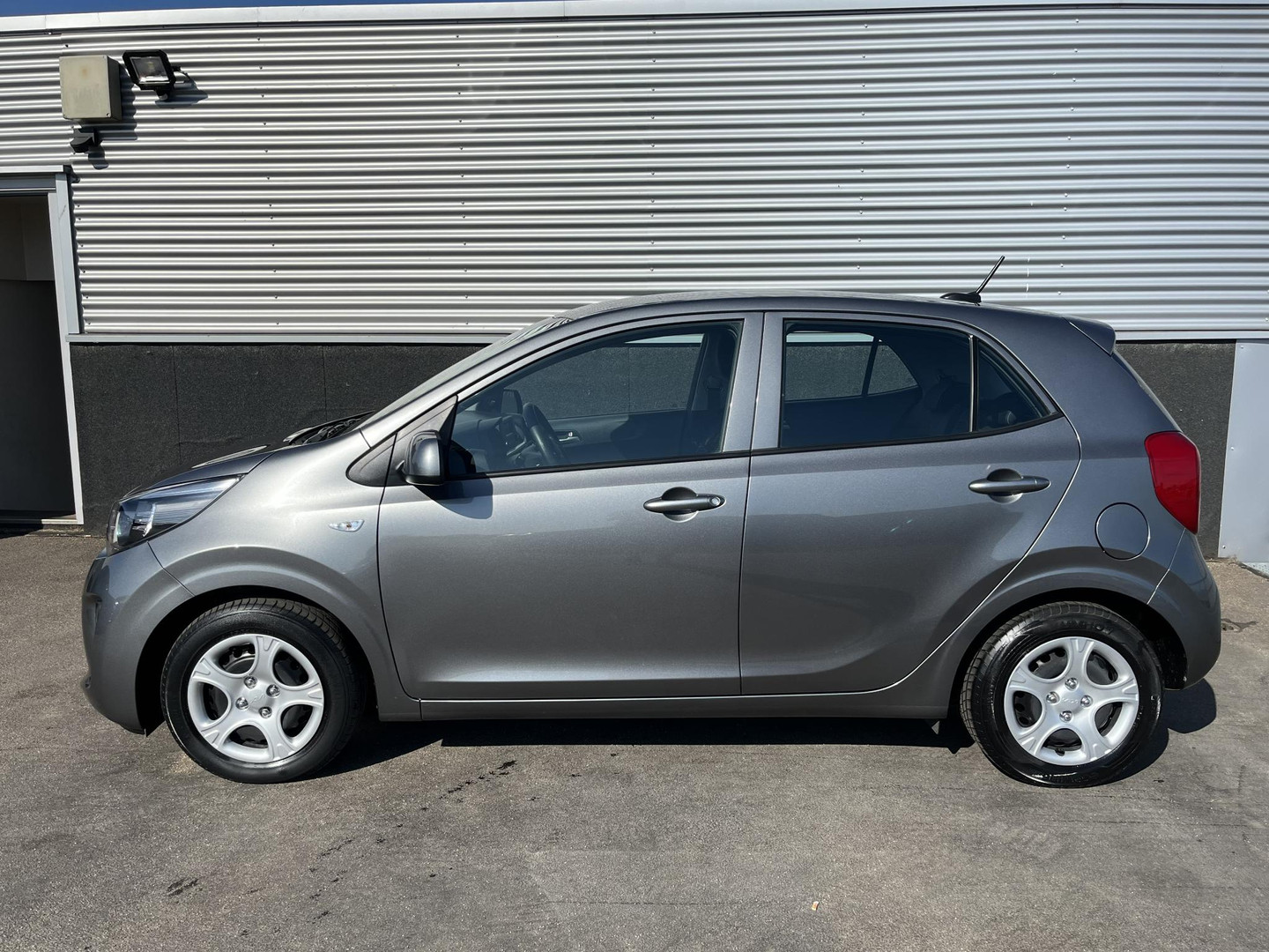 Kia