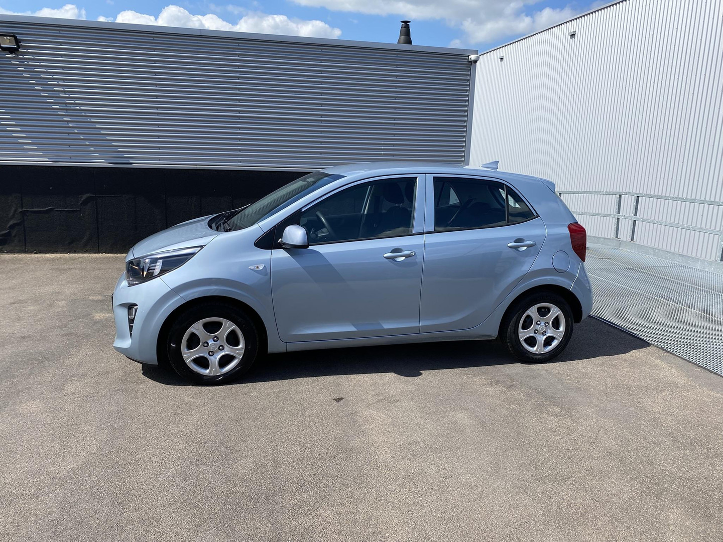 Kia