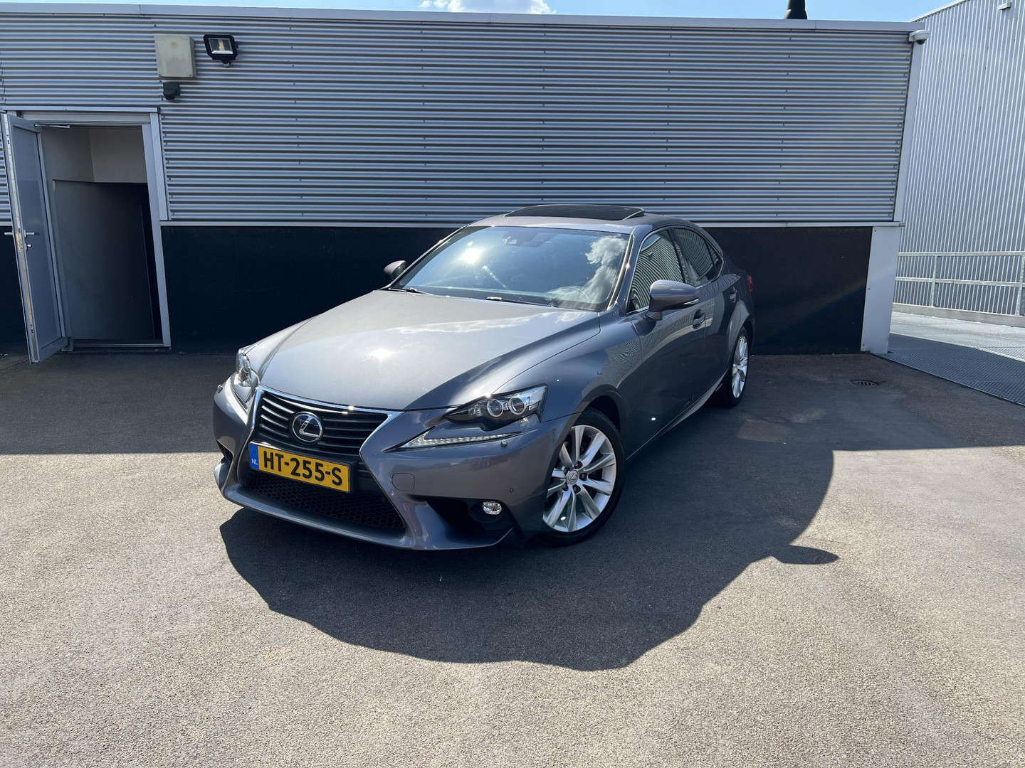 Lexus IS