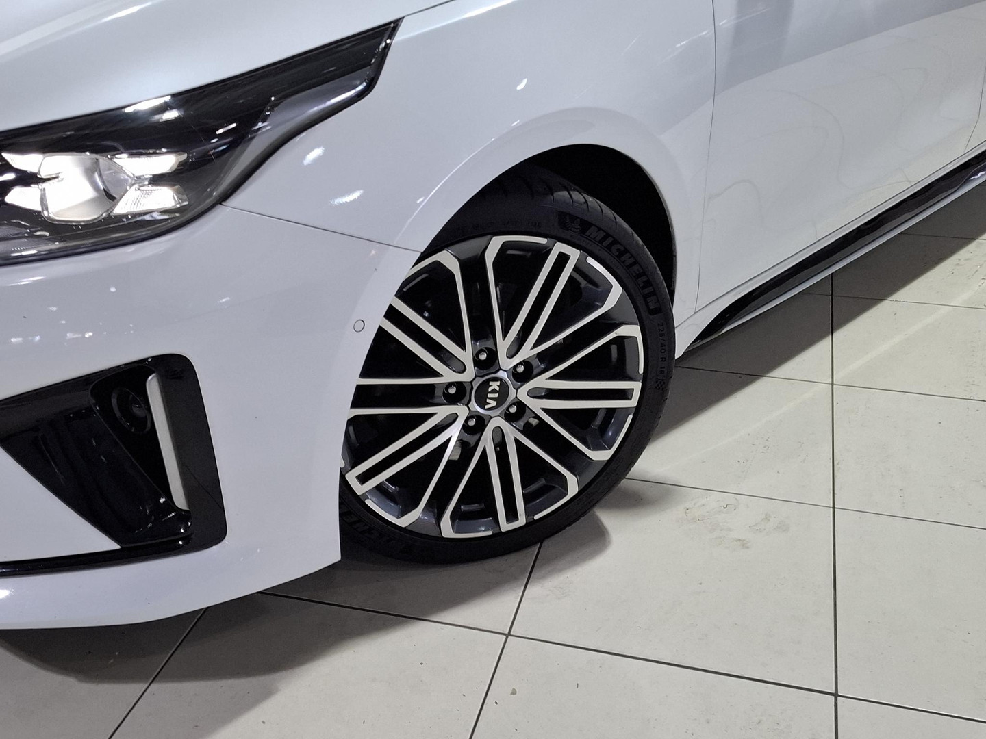 Kia Proceed