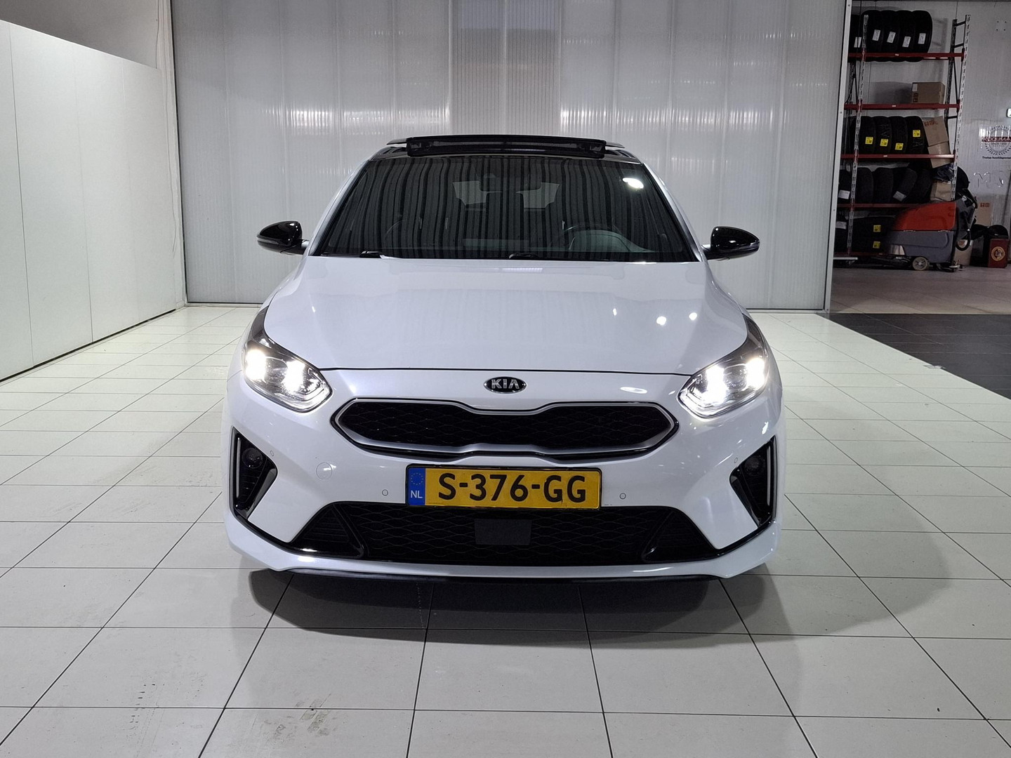Kia Proceed