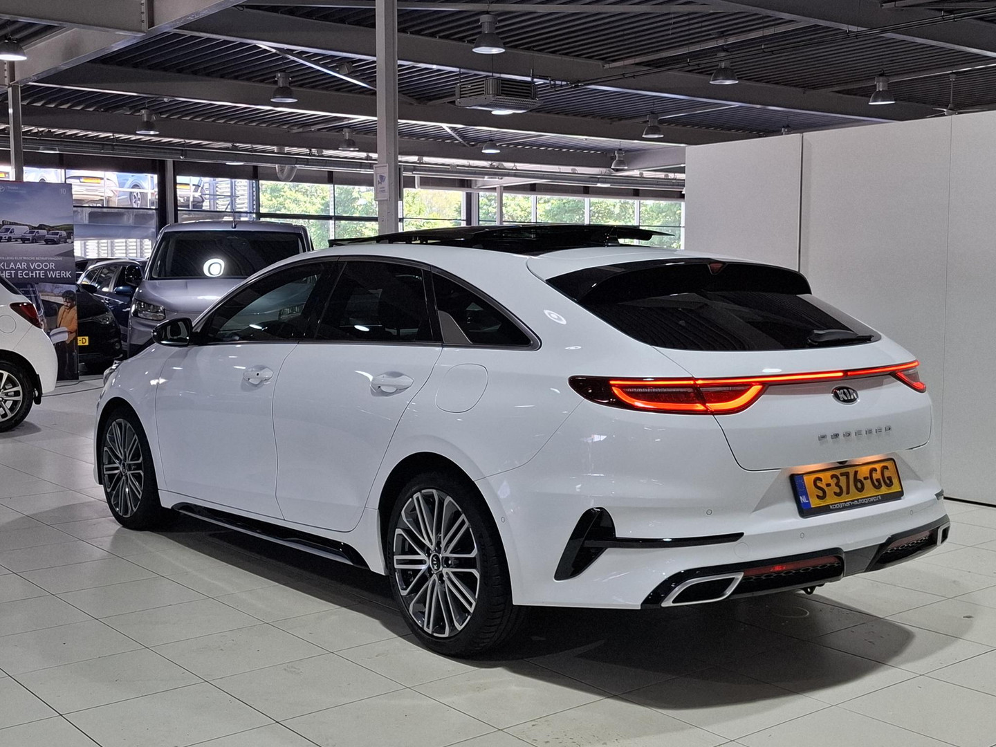 Kia Proceed
