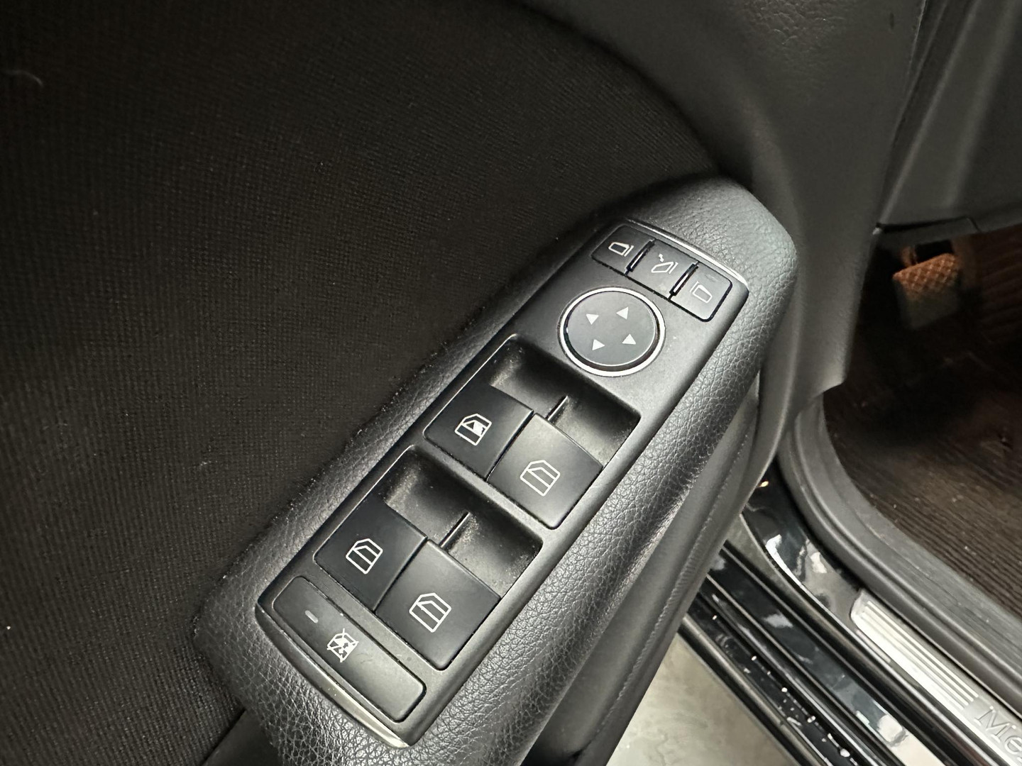 Mercedes-Benz Mercedes-Benz