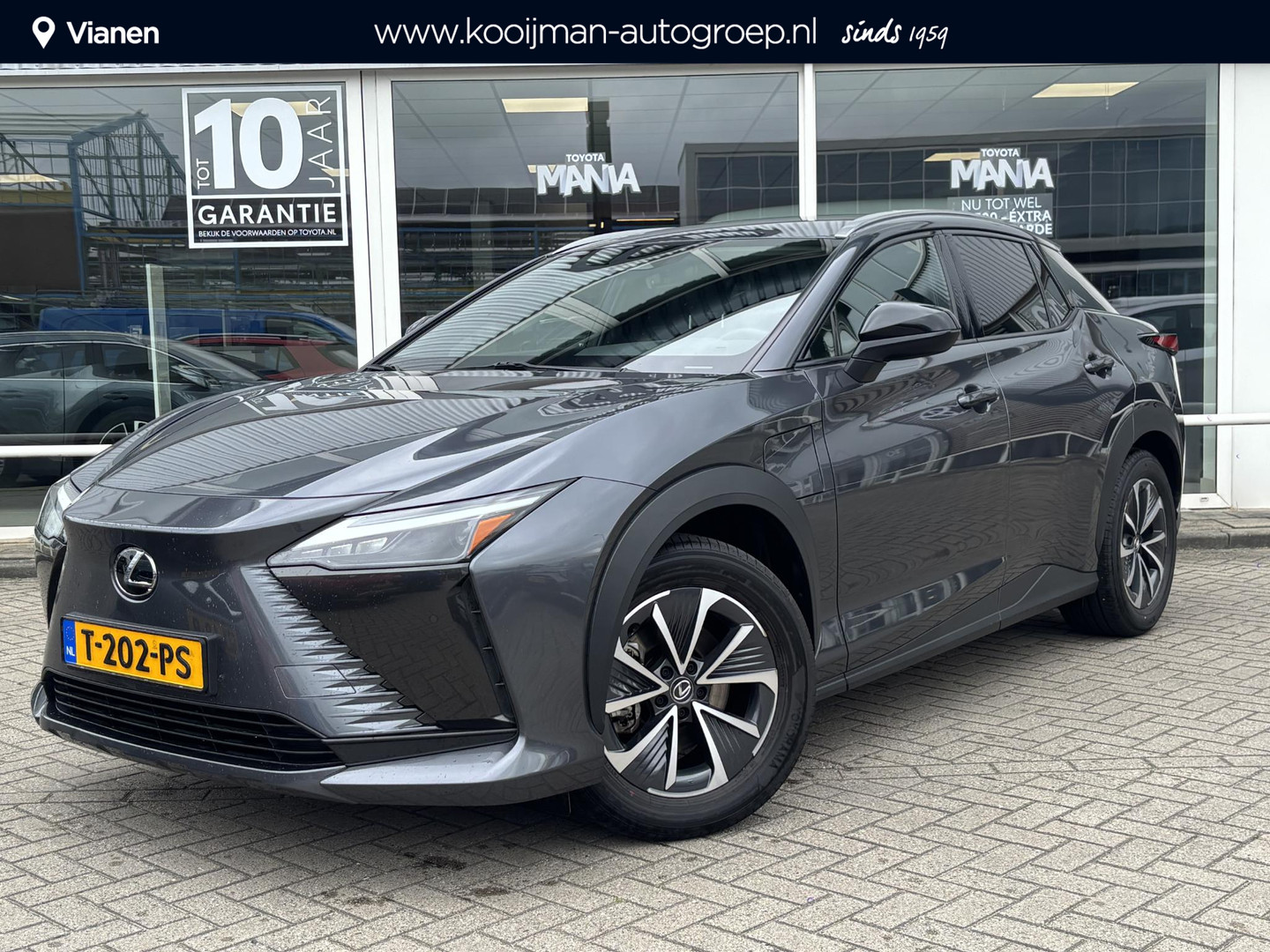 Lexus RZ