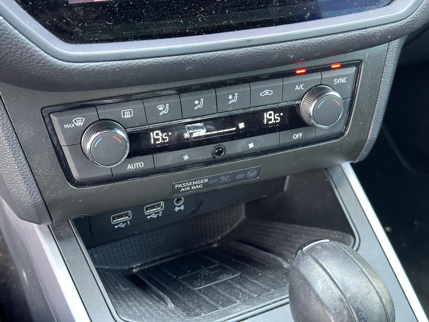 SEAT SEAT