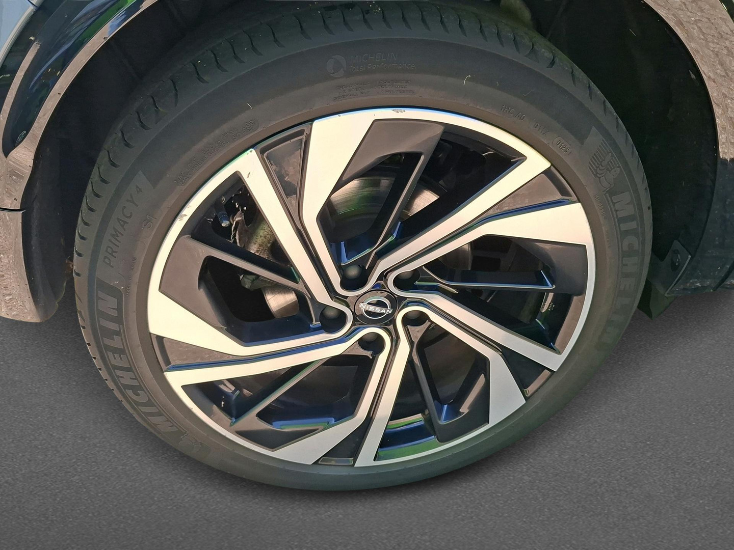 Nissan Nissan