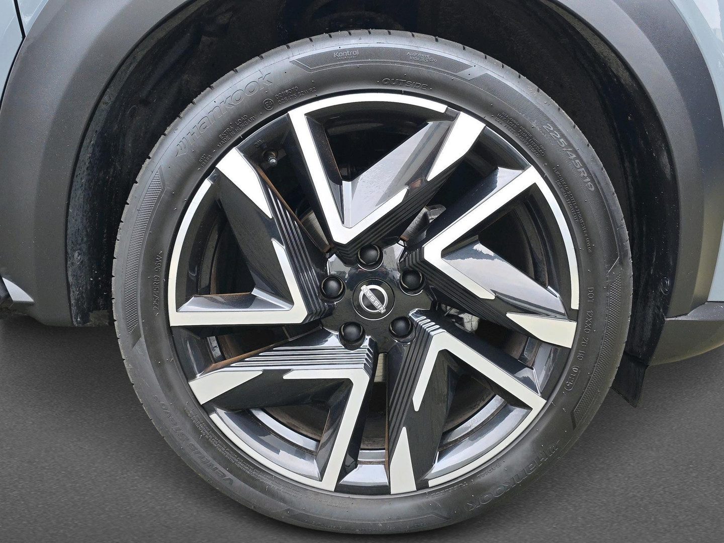 Nissan Nissan