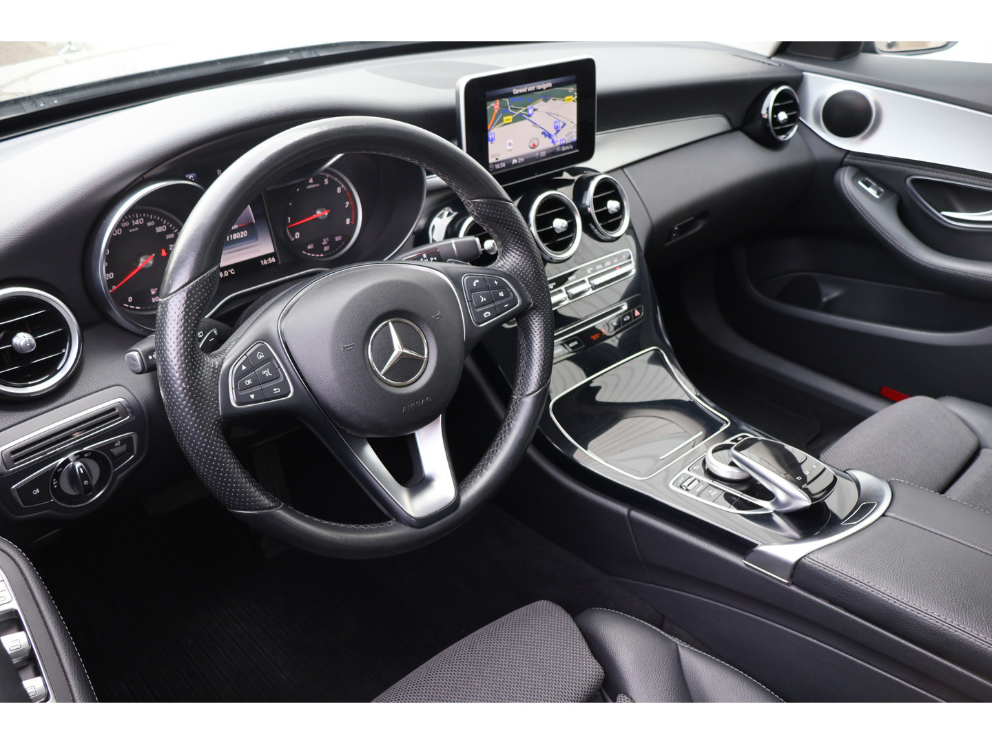 Mercedes-Benz Mercedes-Benz