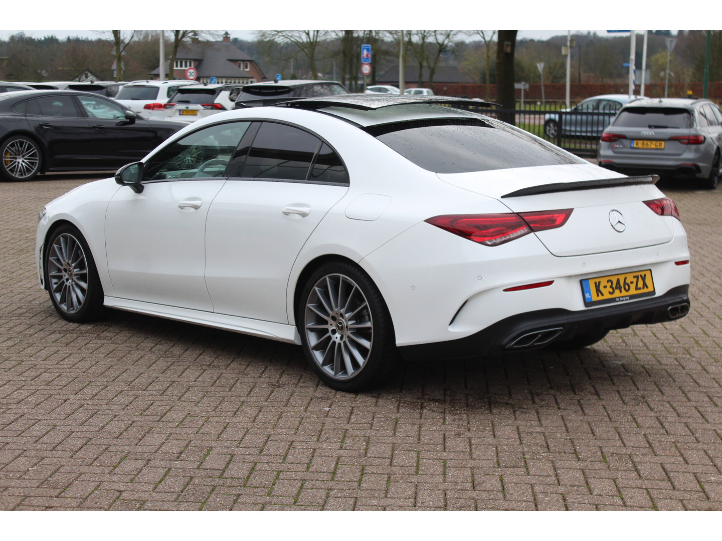 Mercedes-Benz Mercedes-Benz