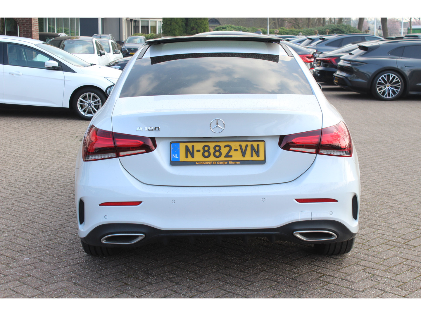 Mercedes-Benz Mercedes-Benz