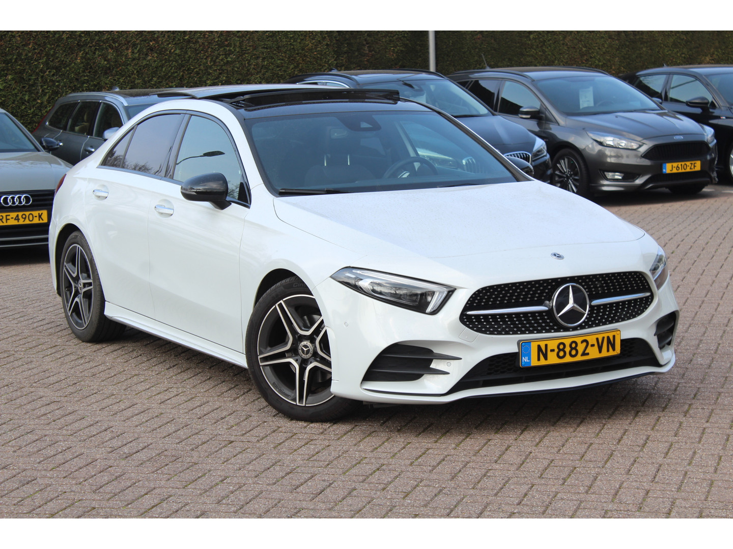 Mercedes-Benz Mercedes-Benz