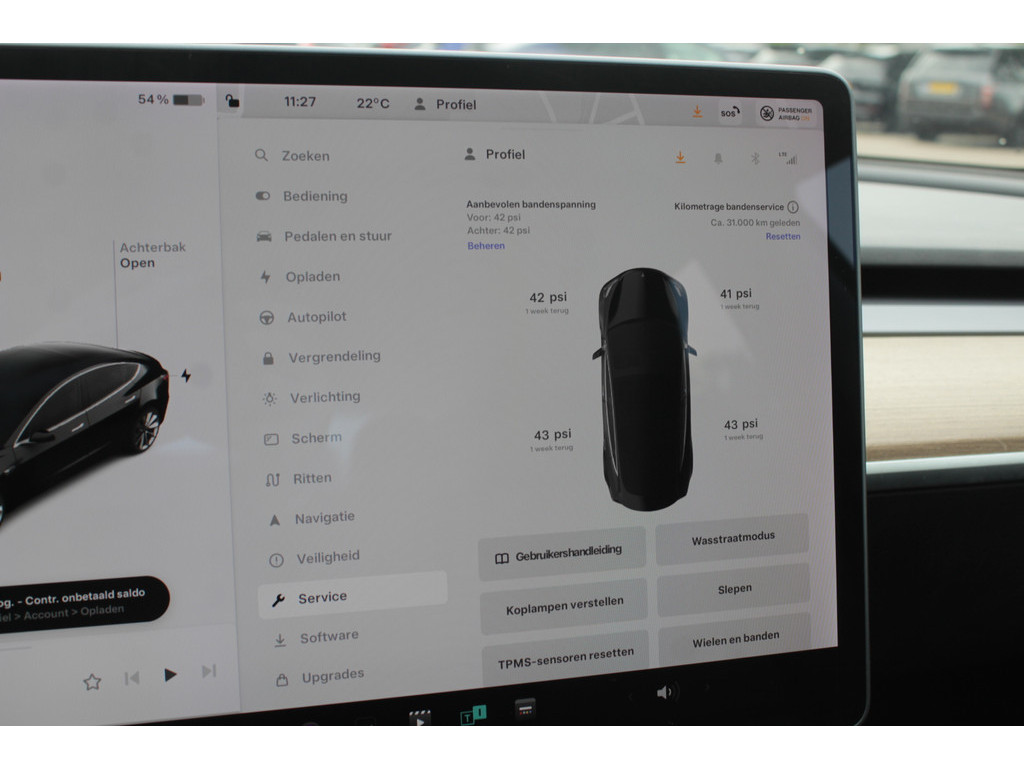 Tesla Tesla