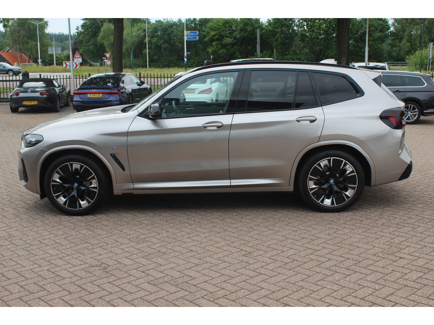 BMW BMW