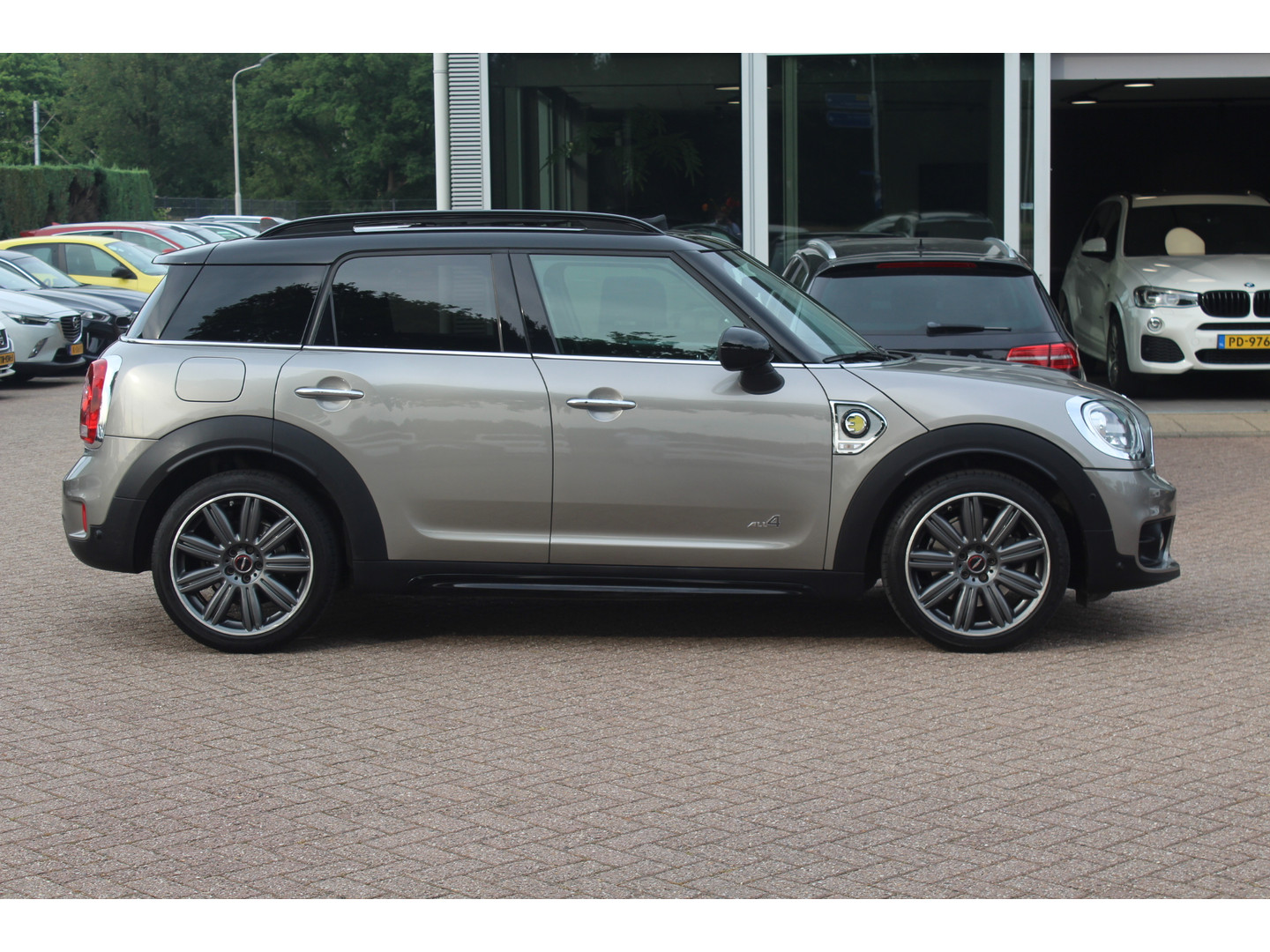 MINI MINI