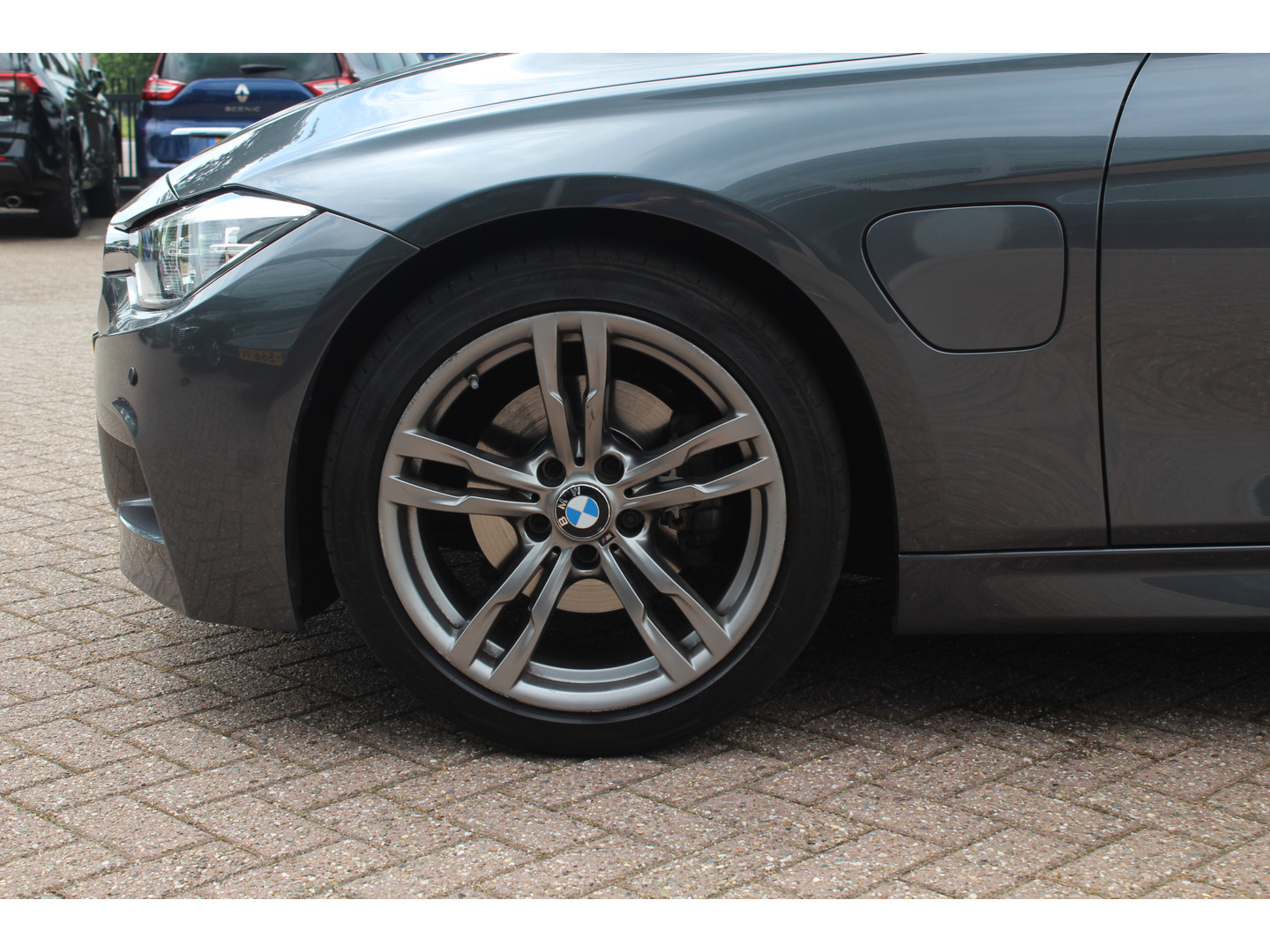 BMW BMW