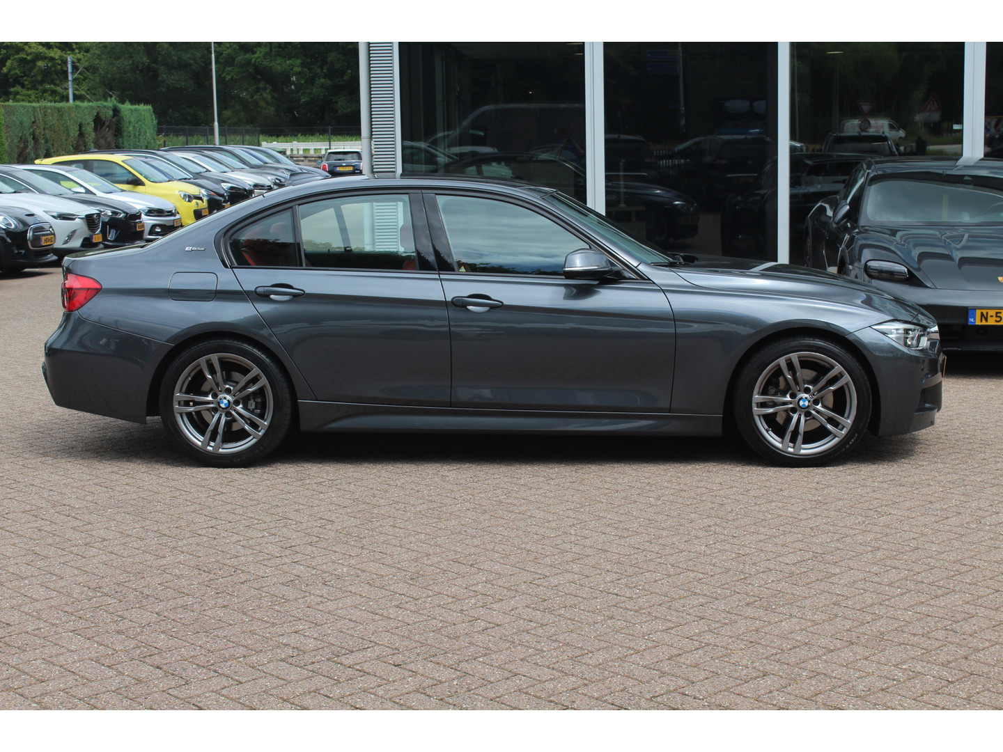 BMW BMW