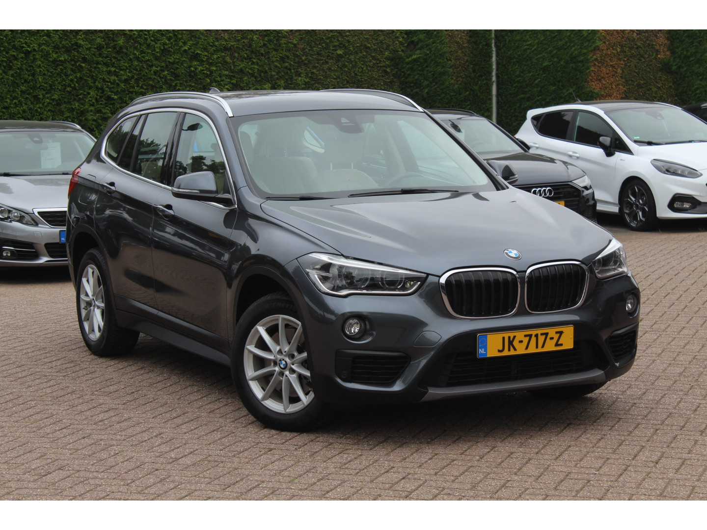 BMW BMW